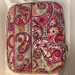 VERA BRADLEY PRE-OWNED IPAD CASE PAISLEY MEETS PLAID(RETIRED PATTERN) see photos